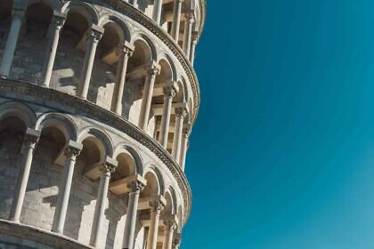 Warum ist der Turm von Pisa schief?